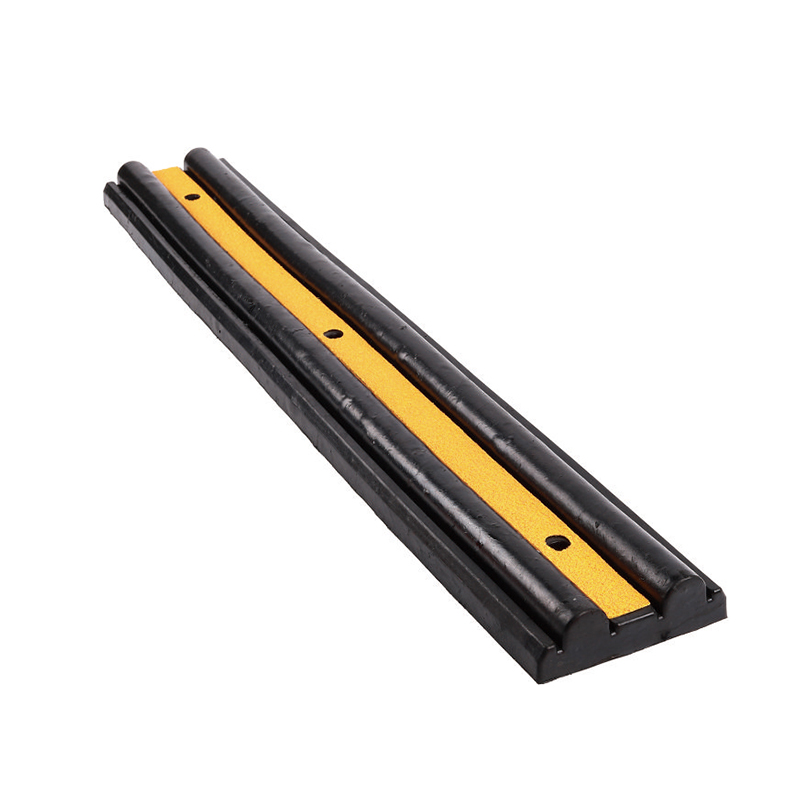 PS041 Protezioni angolari in gomma